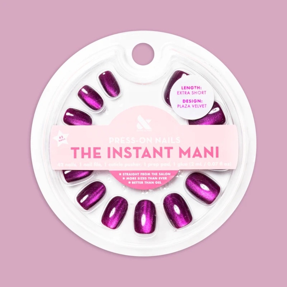 NWT Olive & June extra short round press-on nails